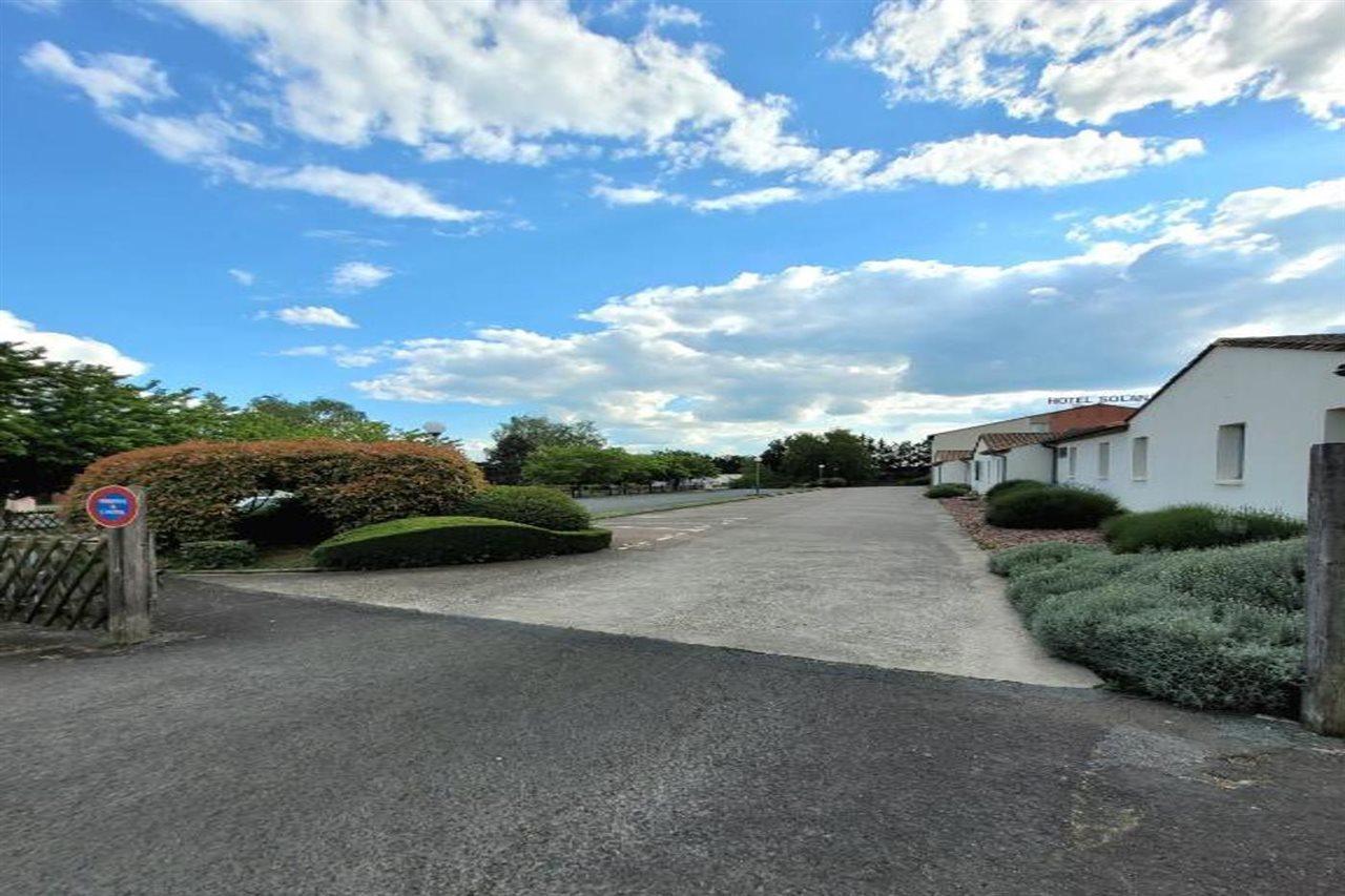 Contact Hotel Solana, Niort Mendesfrance Екстер'єр фото