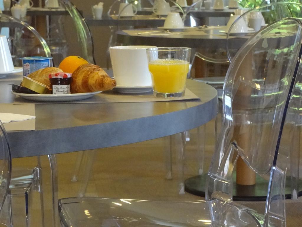 Contact Hotel Solana, Niort Mendesfrance Екстер'єр фото